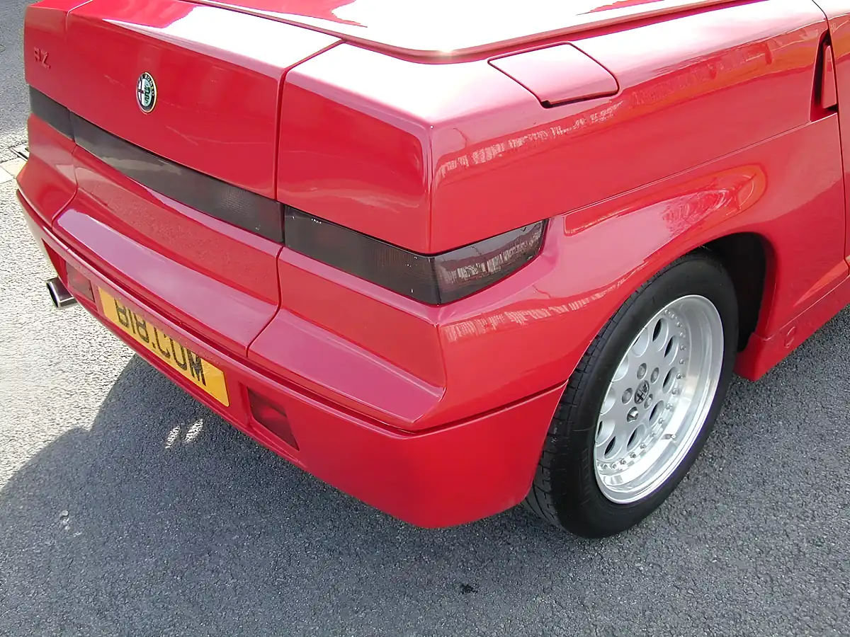 Used 1990 Alfa Romeo Sz Red - Interior and Exterior details 8