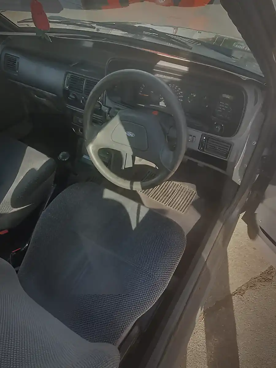 Used 1990 Ford Orion Ghia Grey - Interior and Exterior details 11