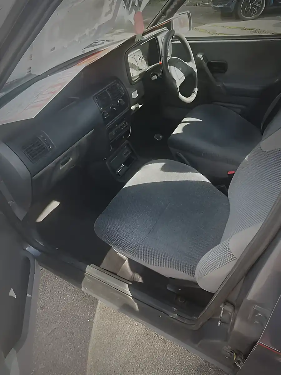 Used 1990 Ford Orion Ghia Grey - Interior and Exterior details 4