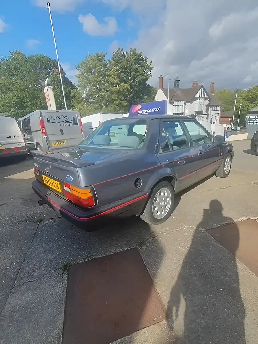 Used 1990 Ford Orion Ghia Grey - Interior and Exterior details 6