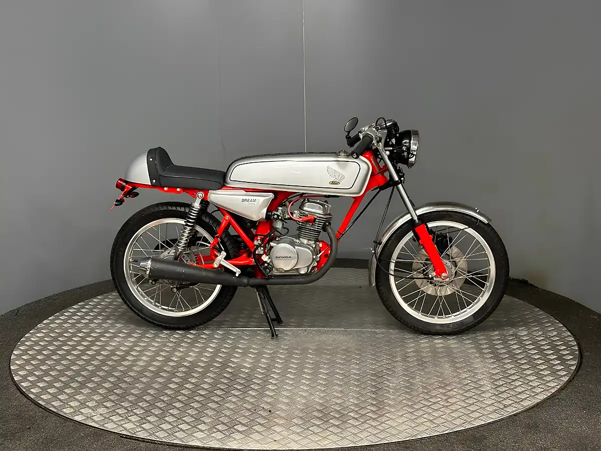 Used 1990 Honda Dream 50 Cafe Racer Silver - Front View