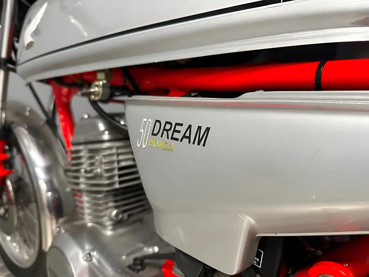 Used 1990 Honda Dream 50 Cafe Racer Silver - Interior and Exterior details 6