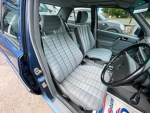 Used 1990 Mercedes-Benz 190 Blue - Interior and Exterior details 11