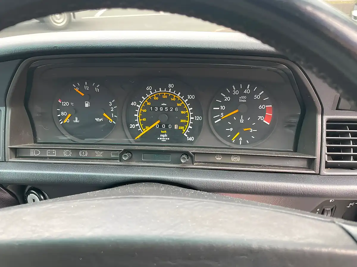 Used 1990 Mercedes-Benz 190 Blue - Interior and Exterior details 12