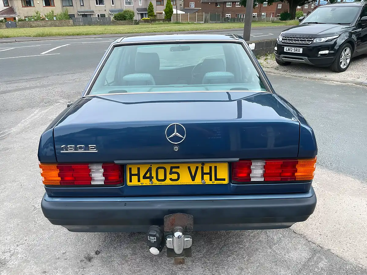 Used 1990 Mercedes-Benz 190 Blue - Interior and Exterior details 4