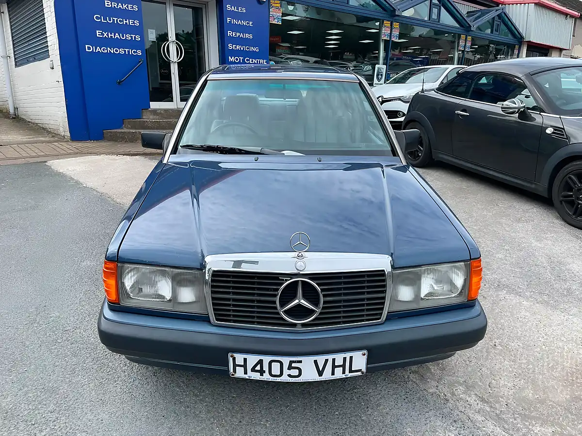 Used 1990 Mercedes-Benz 190 Blue - Interior and Exterior details 8