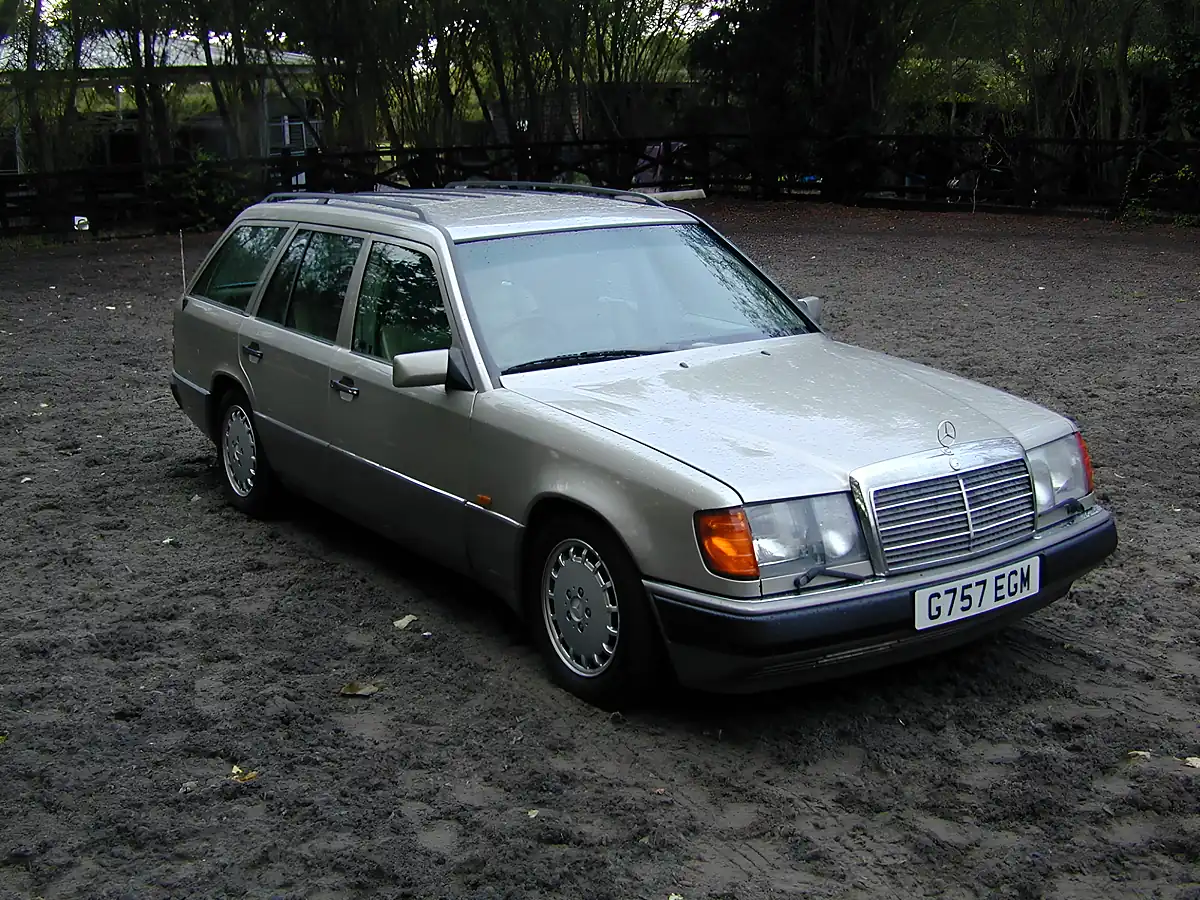 Used 1990 Mercedes-Benz 300 Estate Silver - Front View