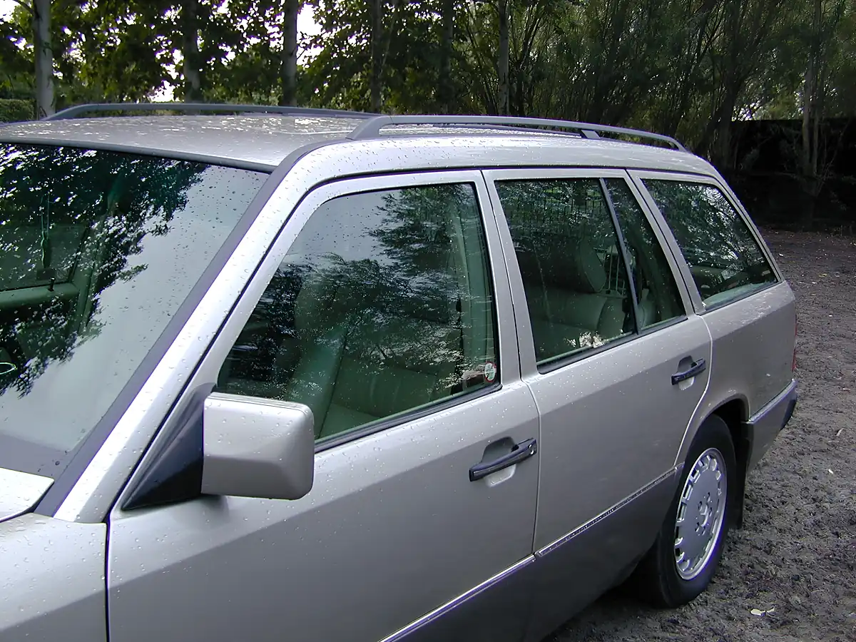 Used 1990 Mercedes-Benz 300 Estate Silver - Interior and Exterior details 12