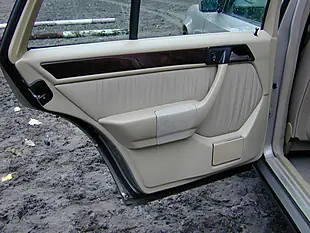 Used 1990 Mercedes-Benz 300 Estate Silver - Interior and Exterior details 14