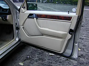 Used 1990 Mercedes-Benz 300 Estate Silver - Interior and Exterior details 15
