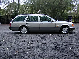 Used 1990 Mercedes-Benz 300 Estate Silver - Interior and Exterior details 2