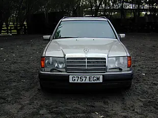 Used 1990 Mercedes-Benz 300 Estate Silver - Interior and Exterior details 4