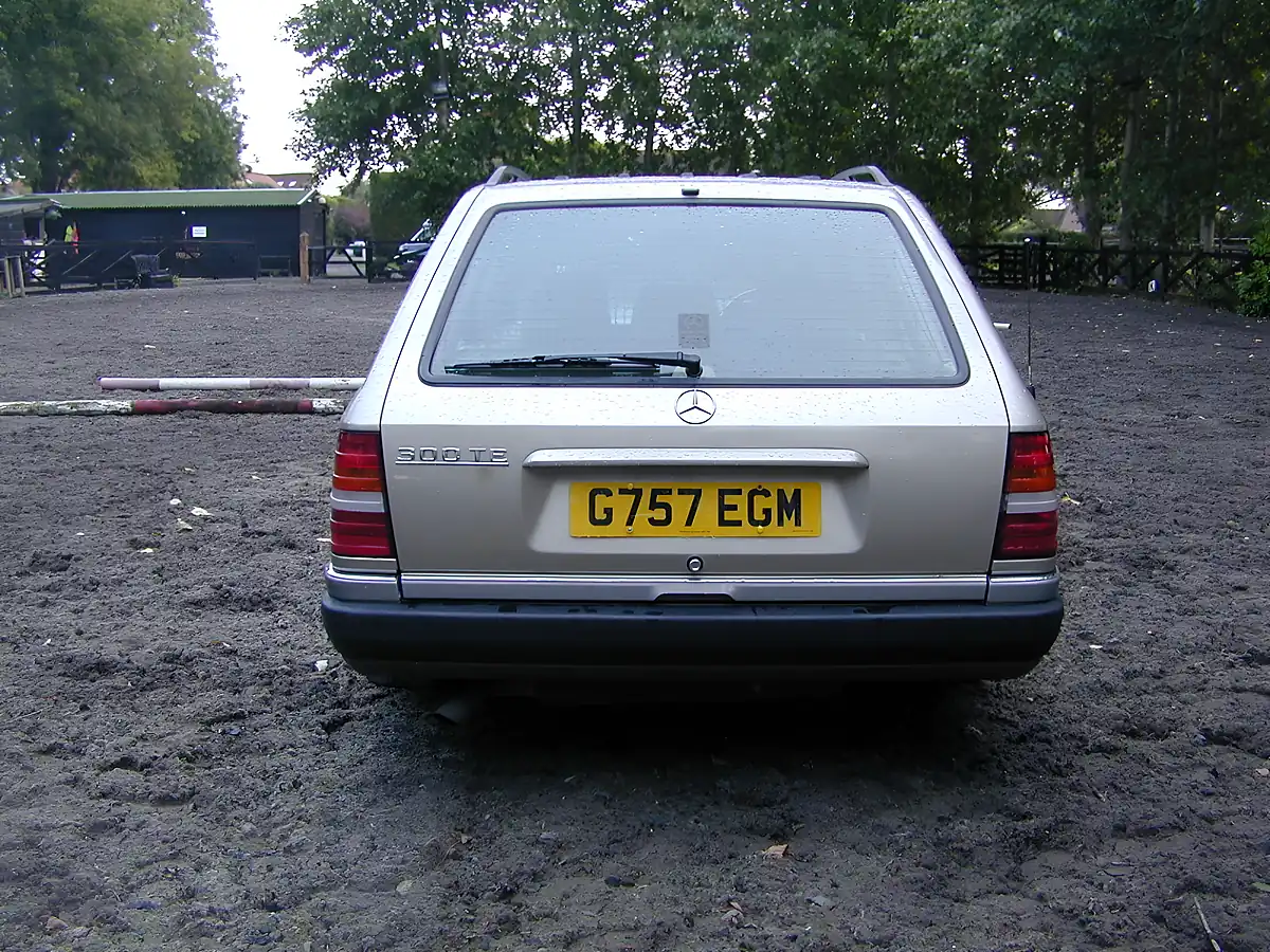 Used 1990 Mercedes-Benz 300 Estate Silver - Interior and Exterior details 5