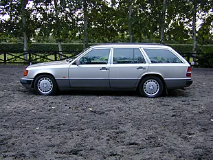 Used 1990 Mercedes-Benz 300 Estate Silver - Interior and Exterior details 7