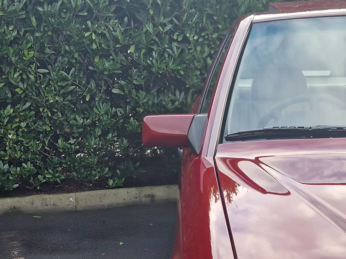 Used 1990 Mercedes-Benz E-Class Saloon Barolo Red - Interior and Exterior details 11