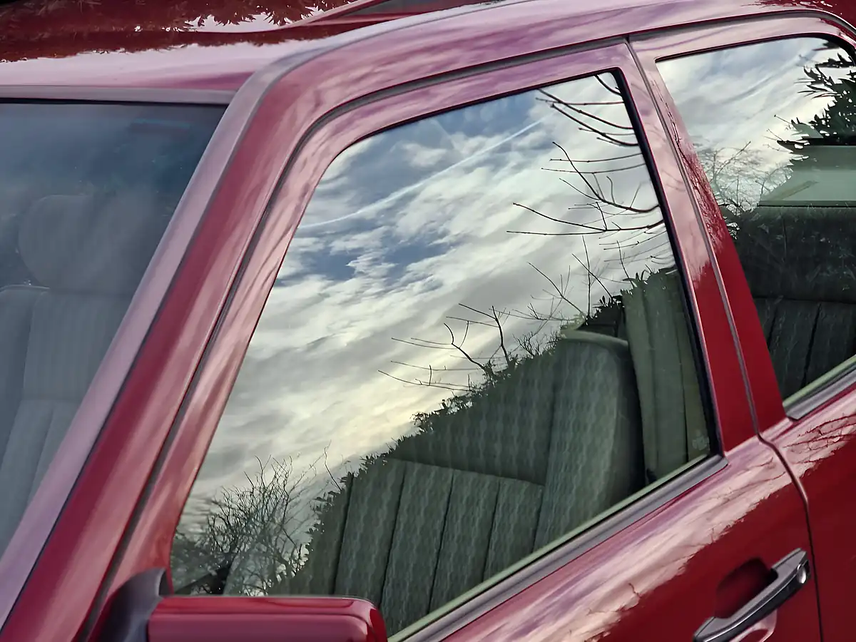Used 1990 Mercedes-Benz E-Class Saloon Barolo Red - Interior and Exterior details 16