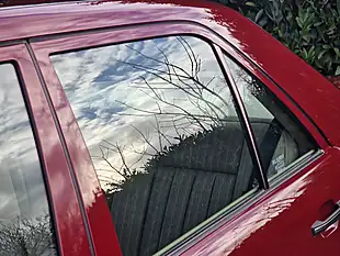 Used 1990 Mercedes-Benz E-Class Saloon Barolo Red - Interior and Exterior details 19