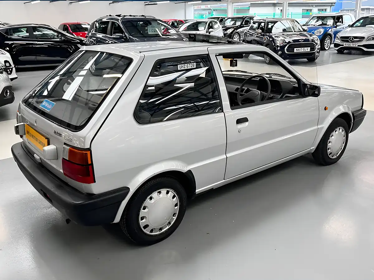 Used 1990 Nissan Micra Ls Silver - Interior and Exterior details 10