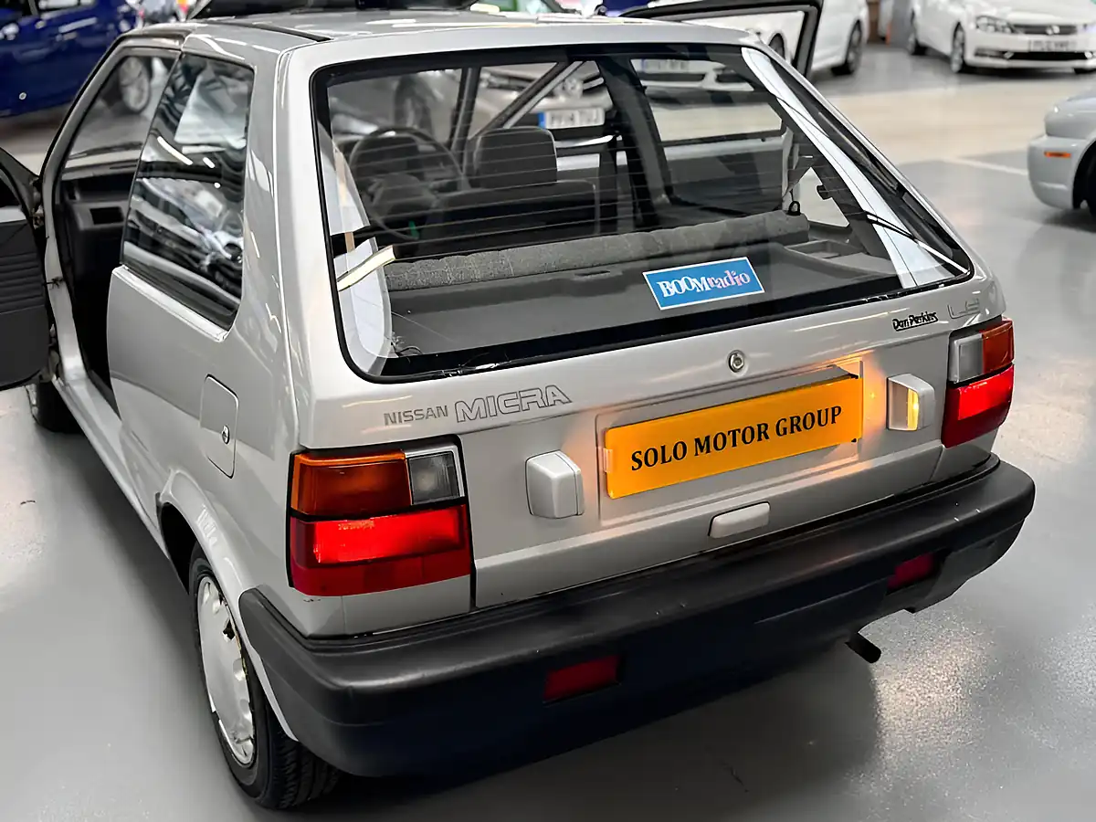 Used 1990 Nissan Micra Ls Silver - Interior and Exterior details 16