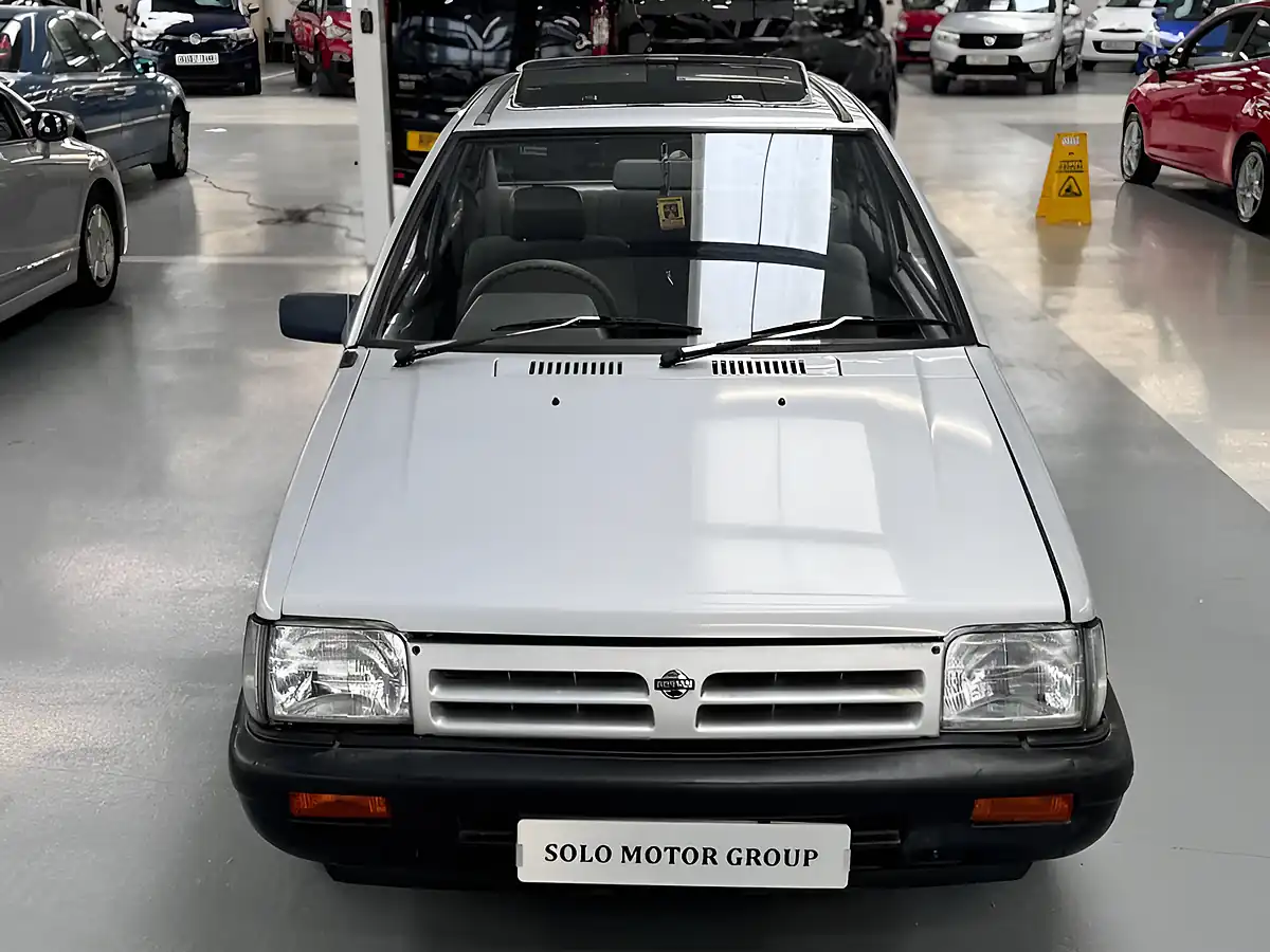Used 1990 Nissan Micra Ls Silver - Interior and Exterior details 3