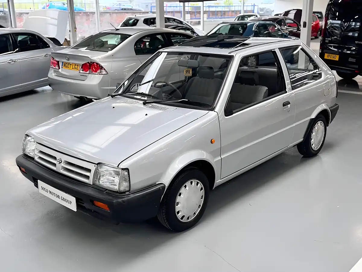 Used 1990 Nissan Micra Ls Silver - Interior and Exterior details 5