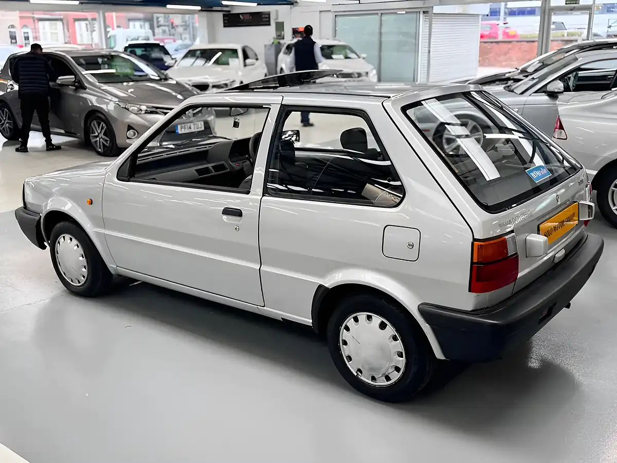 Used 1990 Nissan Micra Ls Silver - Interior and Exterior details 8