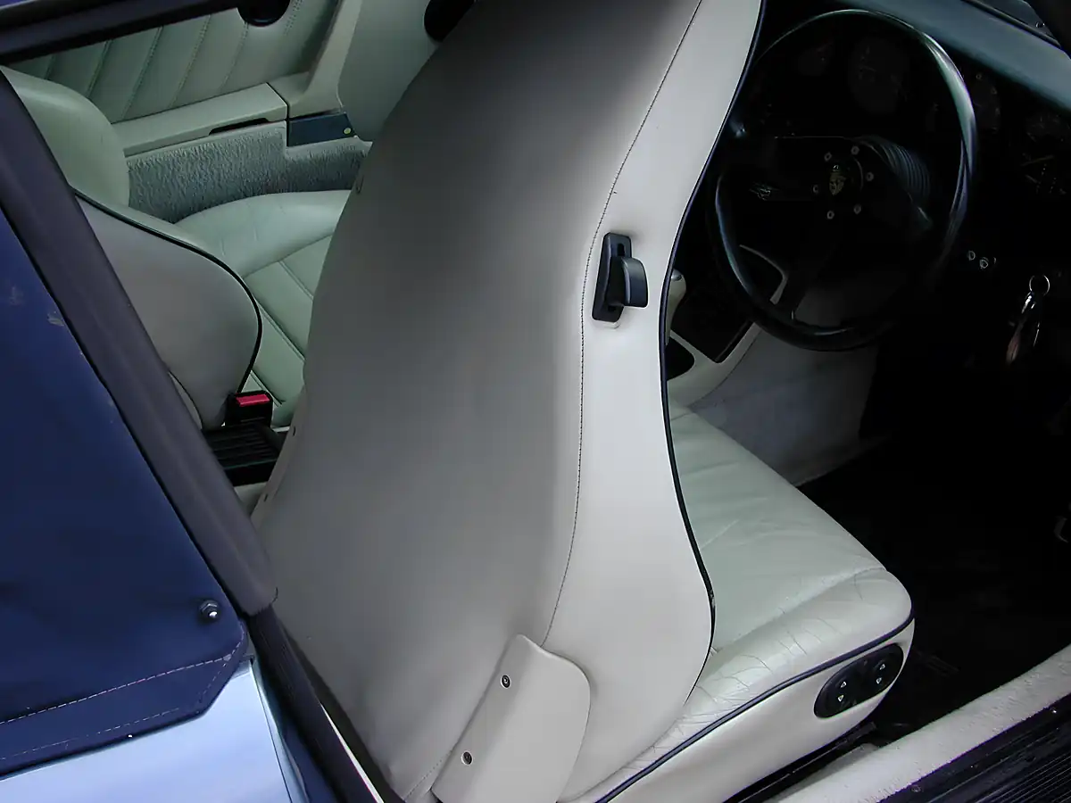 Used 1990 Porsche 911 Carrera 2 Baltic Blue Metallic - Interior and Exterior details 17