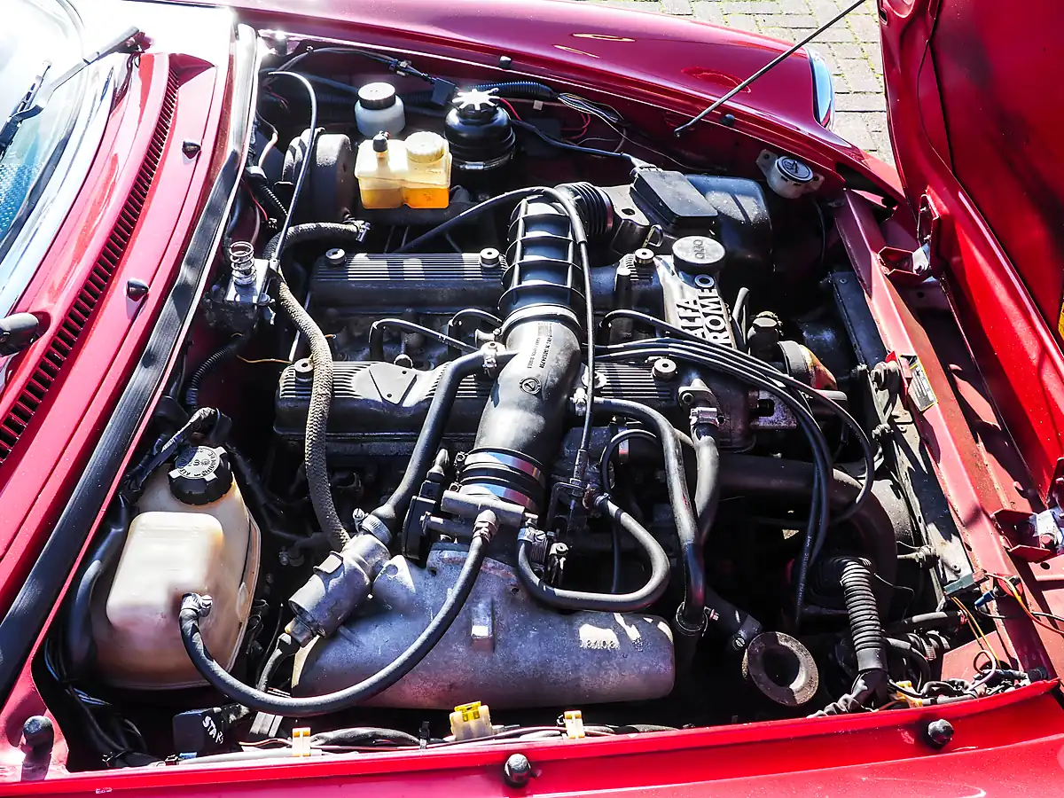 Used 1991 Alfa Romeo Spider S4 Alfa Red - Interior and Exterior details 10