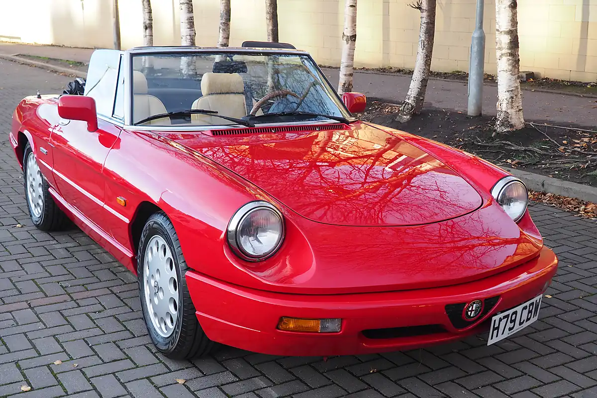 Used 1991 Alfa Romeo Spider S4 Alfa Red - Interior and Exterior details 4