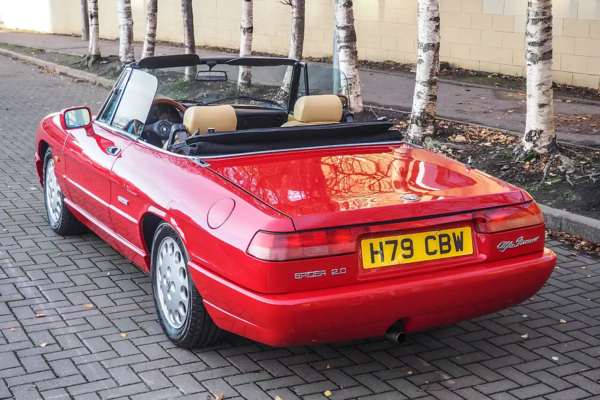 Used 1991 Alfa Romeo Spider S4 Alfa Red - Interior and Exterior details 5