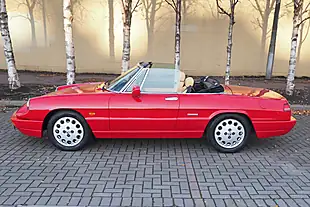 Used 1991 Alfa Romeo Spider S4 Alfa Red - Interior and Exterior details 7