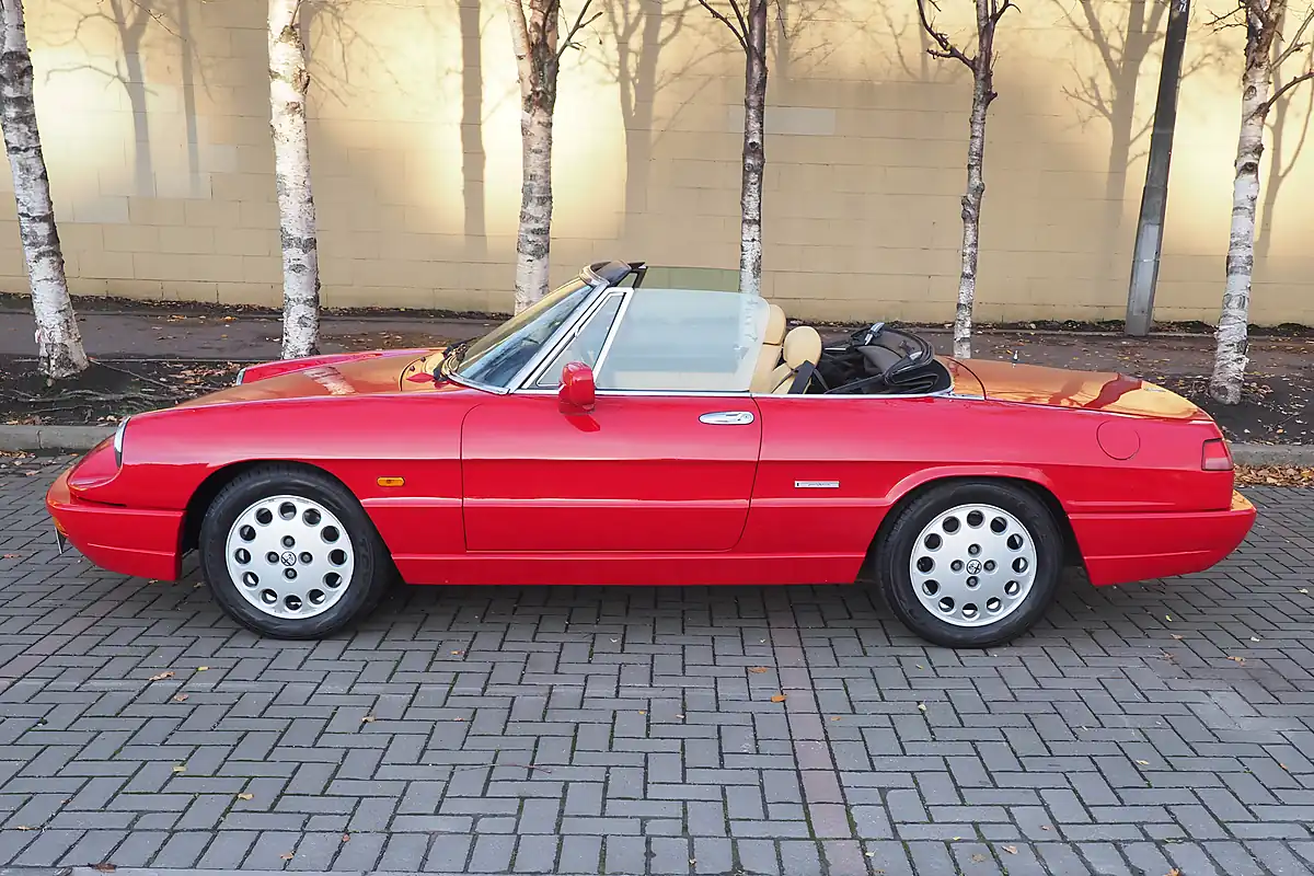 Used 1991 Alfa Romeo Spider S4 Alfa Red - Interior and Exterior details 7