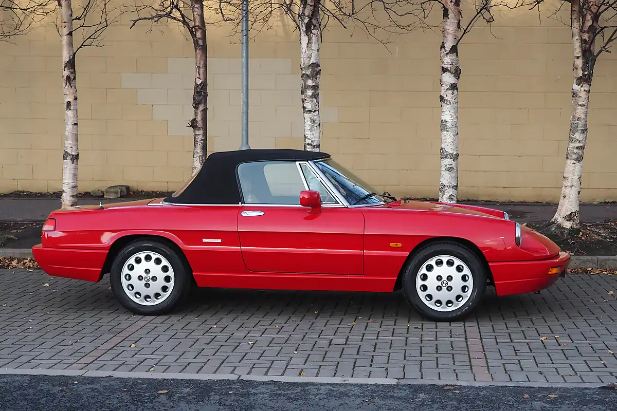 Used 1991 Alfa Romeo Spider S4 Alfa Red - Interior and Exterior details 9