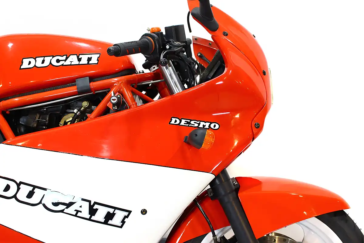 Used 1991 Ducati 900 Supersport Red - Interior and Exterior details 4