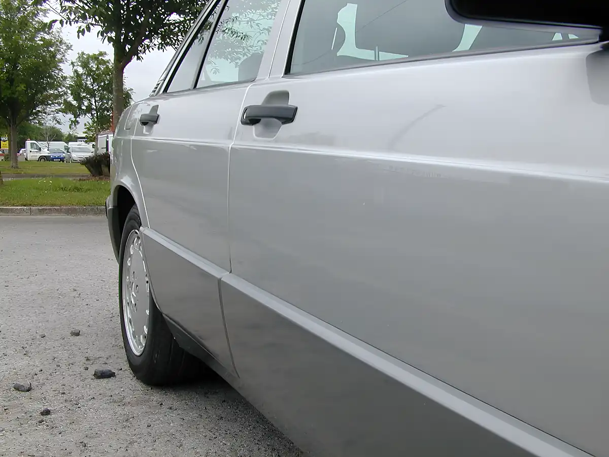 Used 1991 Mercedes-Benz 190 High Specification Silver - Interior and Exterior details 10