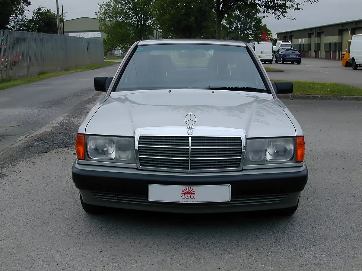 Used 1991 Mercedes-Benz 190 High Specification Silver - Interior and Exterior details 4