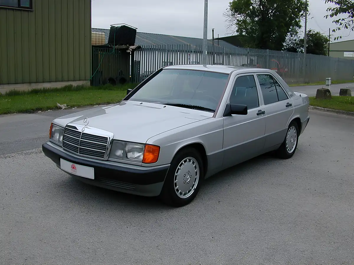 Used 1991 Mercedes-Benz 190 High Specification Silver - Interior and Exterior details 6