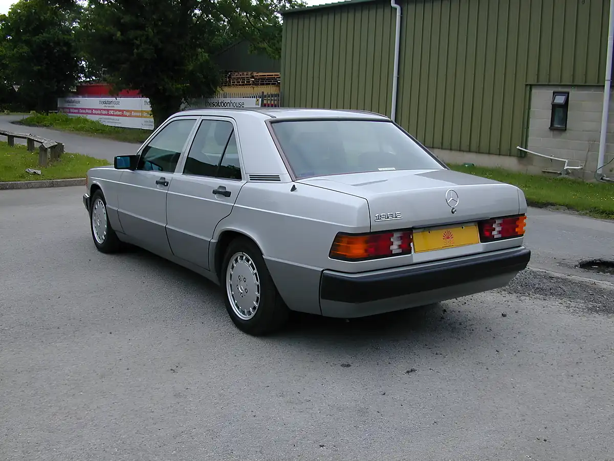 Used 1991 Mercedes-Benz 190 High Specification Silver - Interior and Exterior details 8