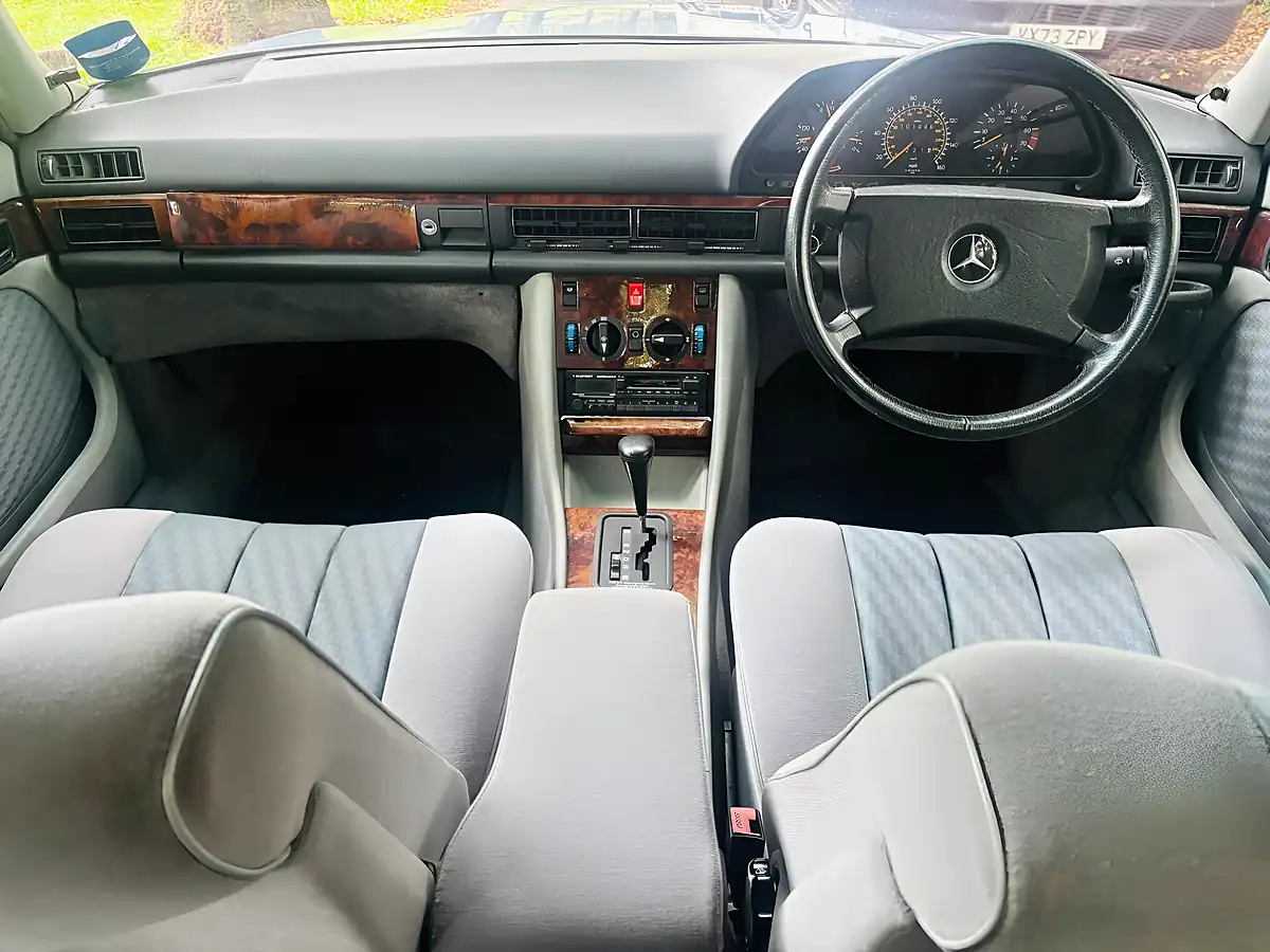 Used 1991 Mercedes-Benz 300 Se Silver Blue Metallic - Interior and Exterior details 11