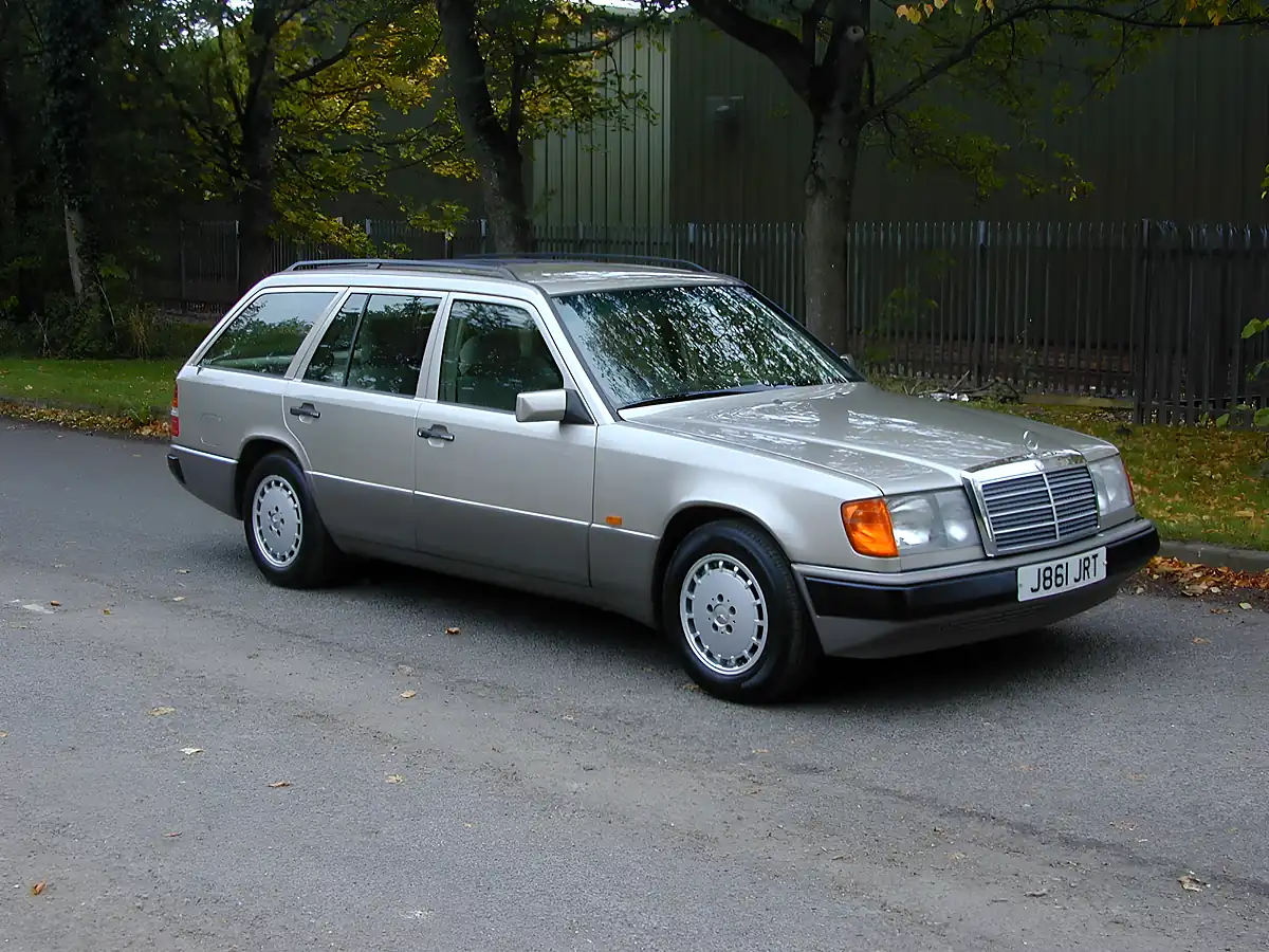 Used 1991 Mercedes-Benz W124 Estate Silver - Front View
