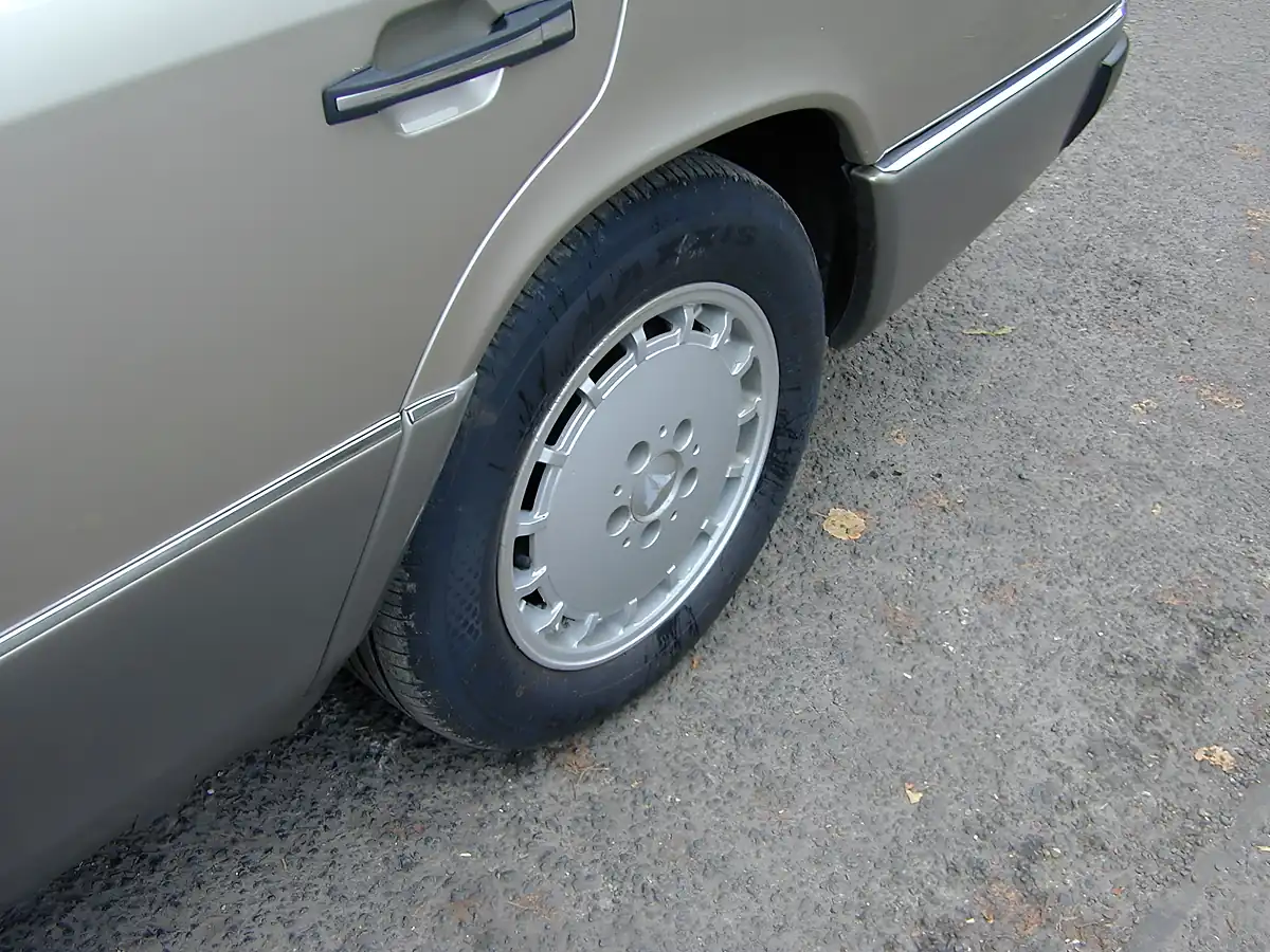 Used 1991 Mercedes-Benz W124 Estate Silver - Interior and Exterior details 12