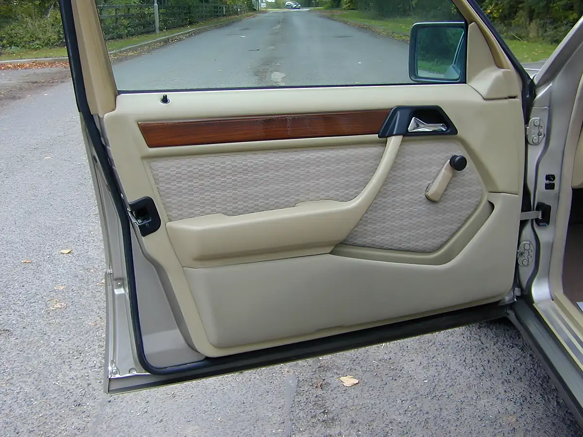 Used 1991 Mercedes-Benz W124 Estate Silver - Interior and Exterior details 13