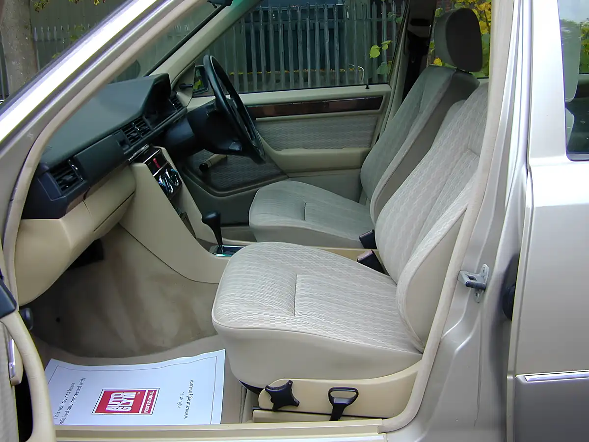 Used 1991 Mercedes-Benz W124 Estate Silver - Interior and Exterior details 15
