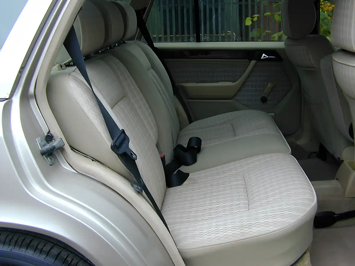 Used 1991 Mercedes-Benz W124 Estate Silver - Interior and Exterior details 17
