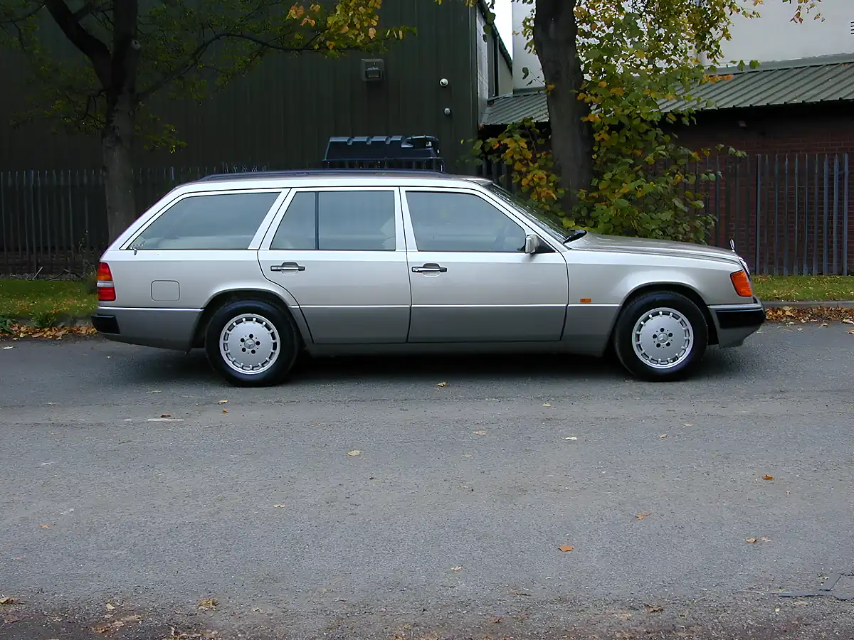 Used 1991 Mercedes-Benz W124 Estate Silver - Interior and Exterior details 2