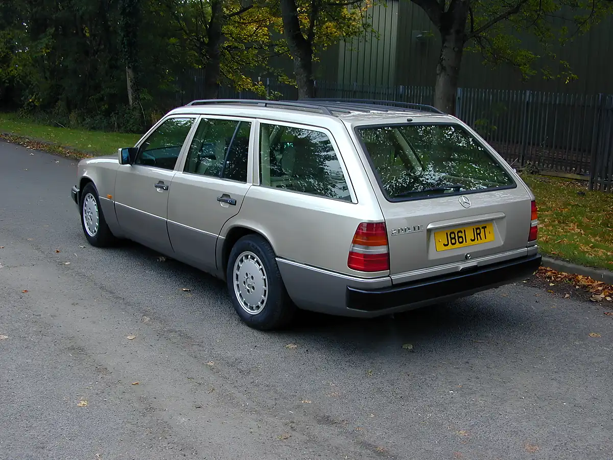 Used 1991 Mercedes-Benz W124 Estate Silver - Interior and Exterior details 6