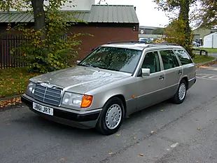 Used 1991 Mercedes-Benz W124 Estate Silver - Interior and Exterior details 8