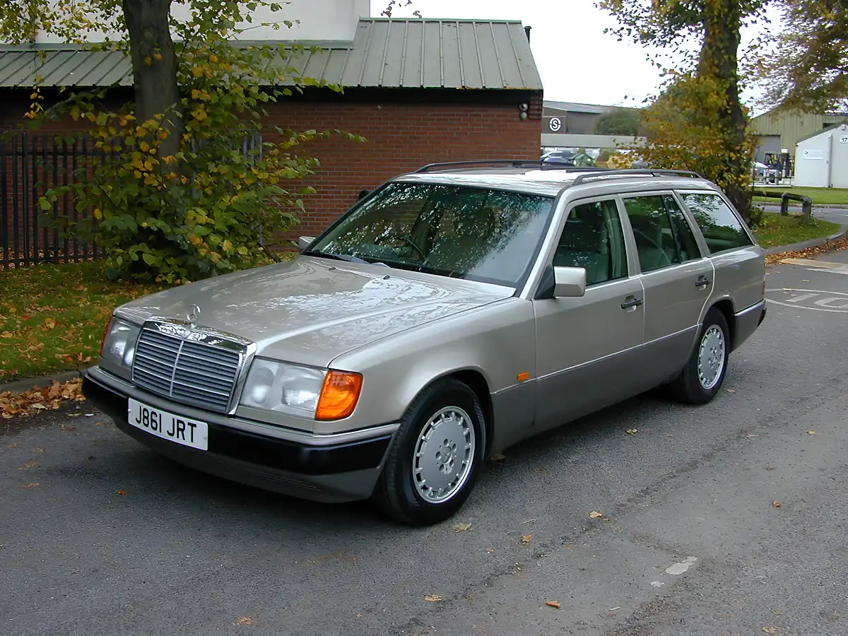 Used 1991 Mercedes-Benz W124 Estate Silver - Interior and Exterior details 8