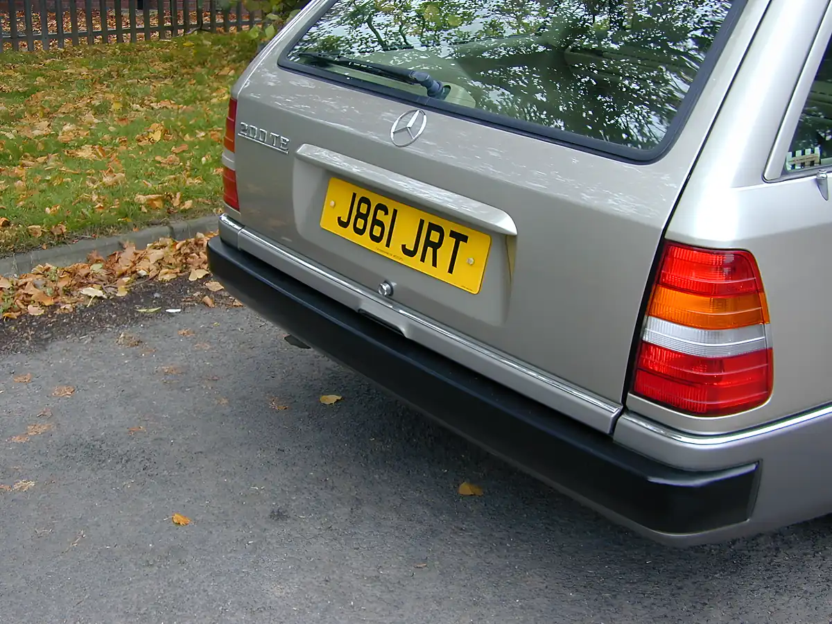 Used 1991 Mercedes-Benz W124 Estate Silver - Interior and Exterior details 9