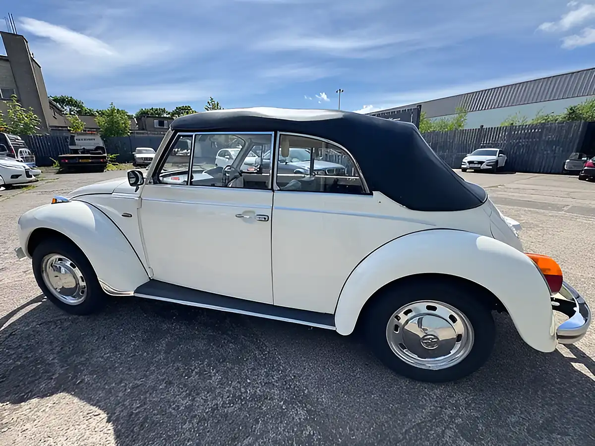 Used 1991 Volkswagen Beetle Karmann White - Interior and Exterior details 19